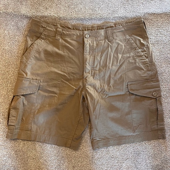 Mens Patagonia 9” Outdoor Cargo Shorts Size 38 NWOT - Picture 1 of 8